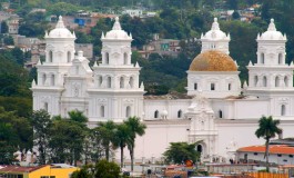 A caballo, bicicleta o moto, los peregrinos a Esquipulas