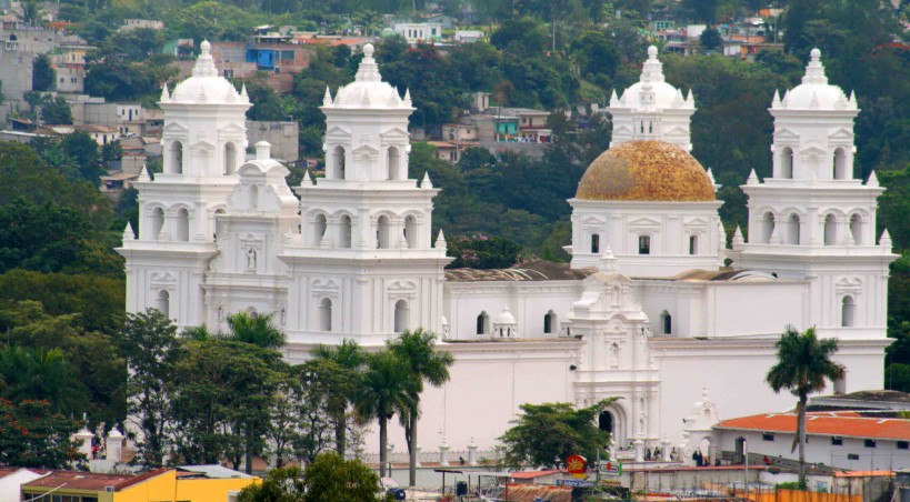 A caballo, bicicleta o moto, los peregrinos a Esquipulas